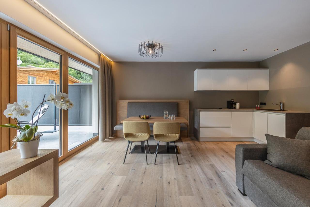 Maraias - Luxury Suites & Apartments Burgusio Esterno foto