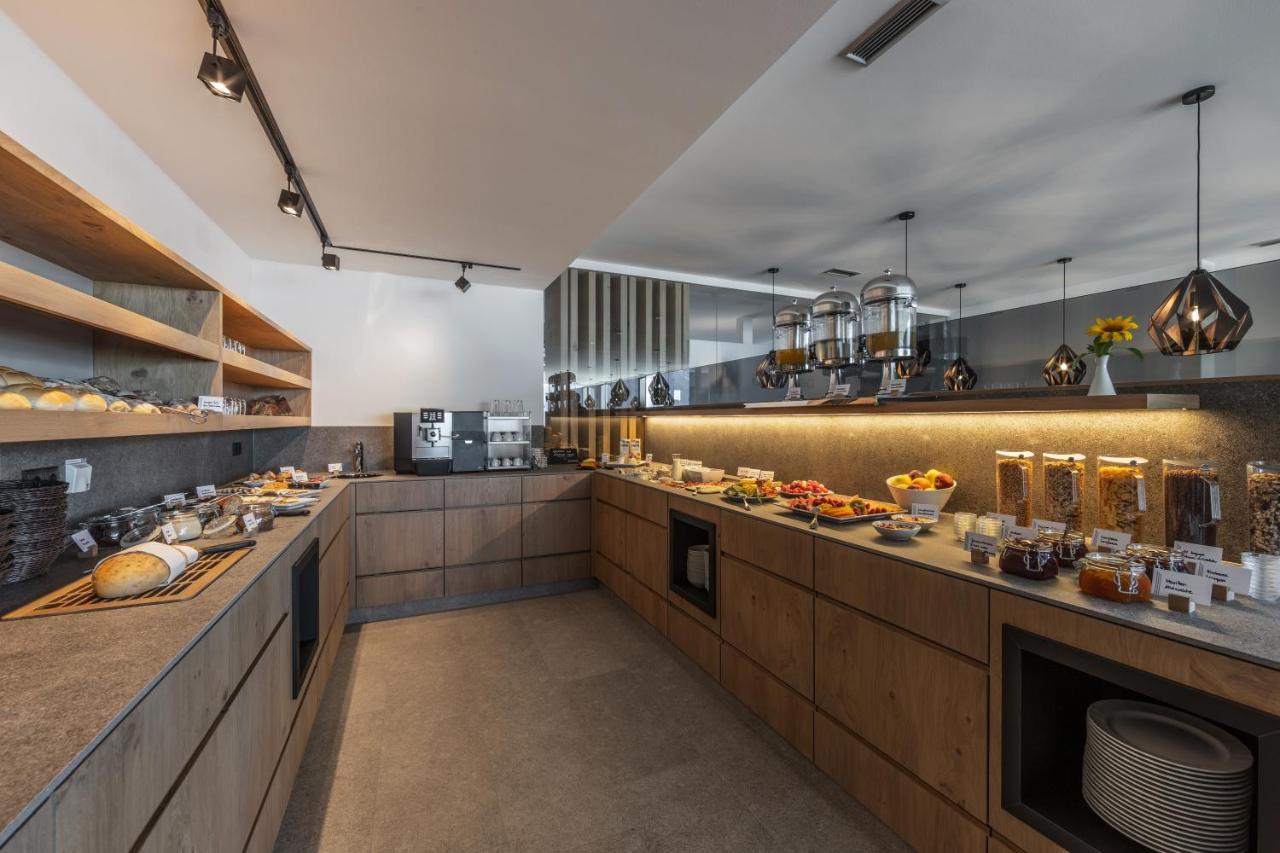 Maraias - Luxury Suites & Apartments Burgusio Esterno foto