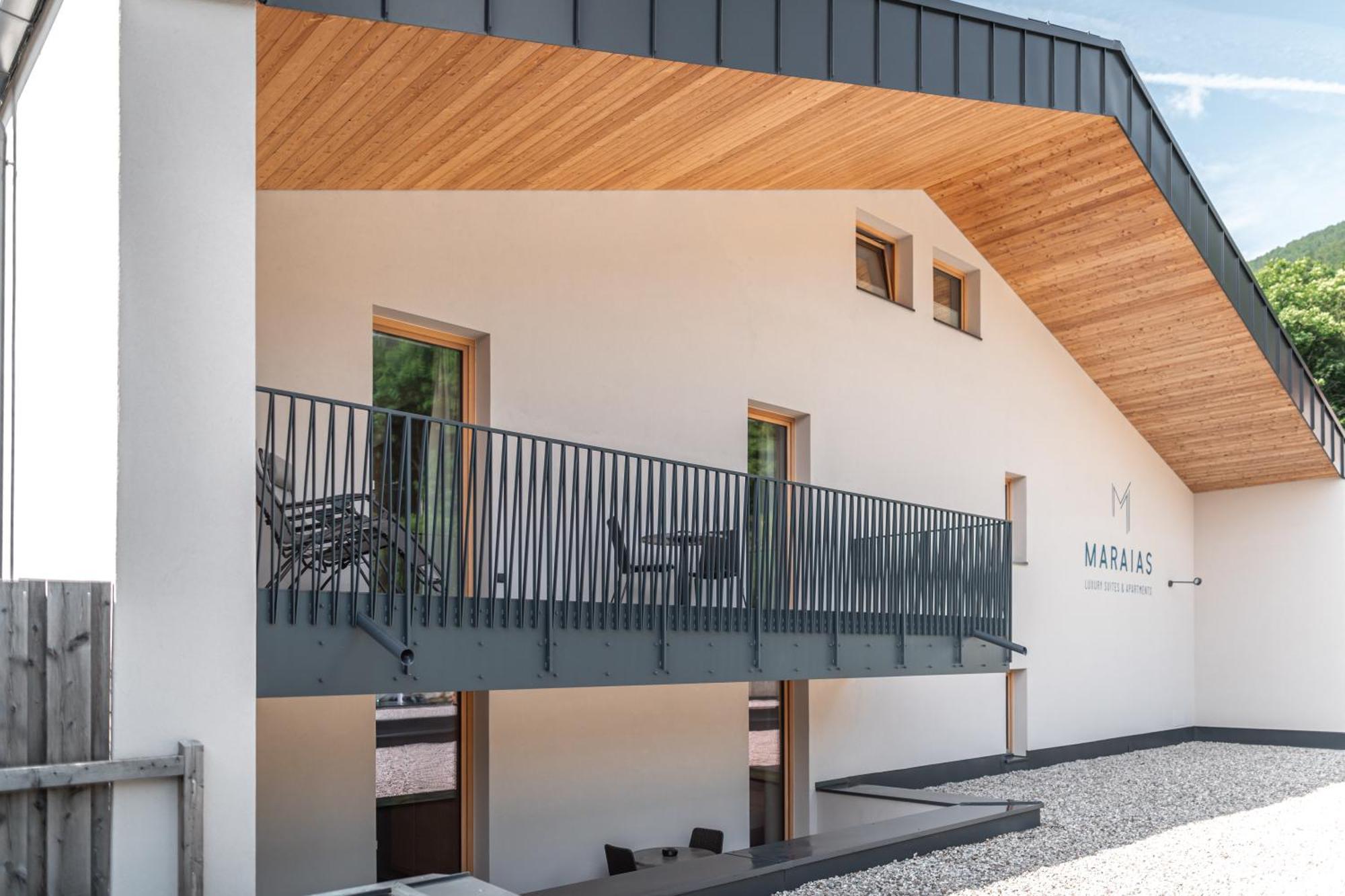 Maraias - Luxury Suites & Apartments Burgusio Esterno foto