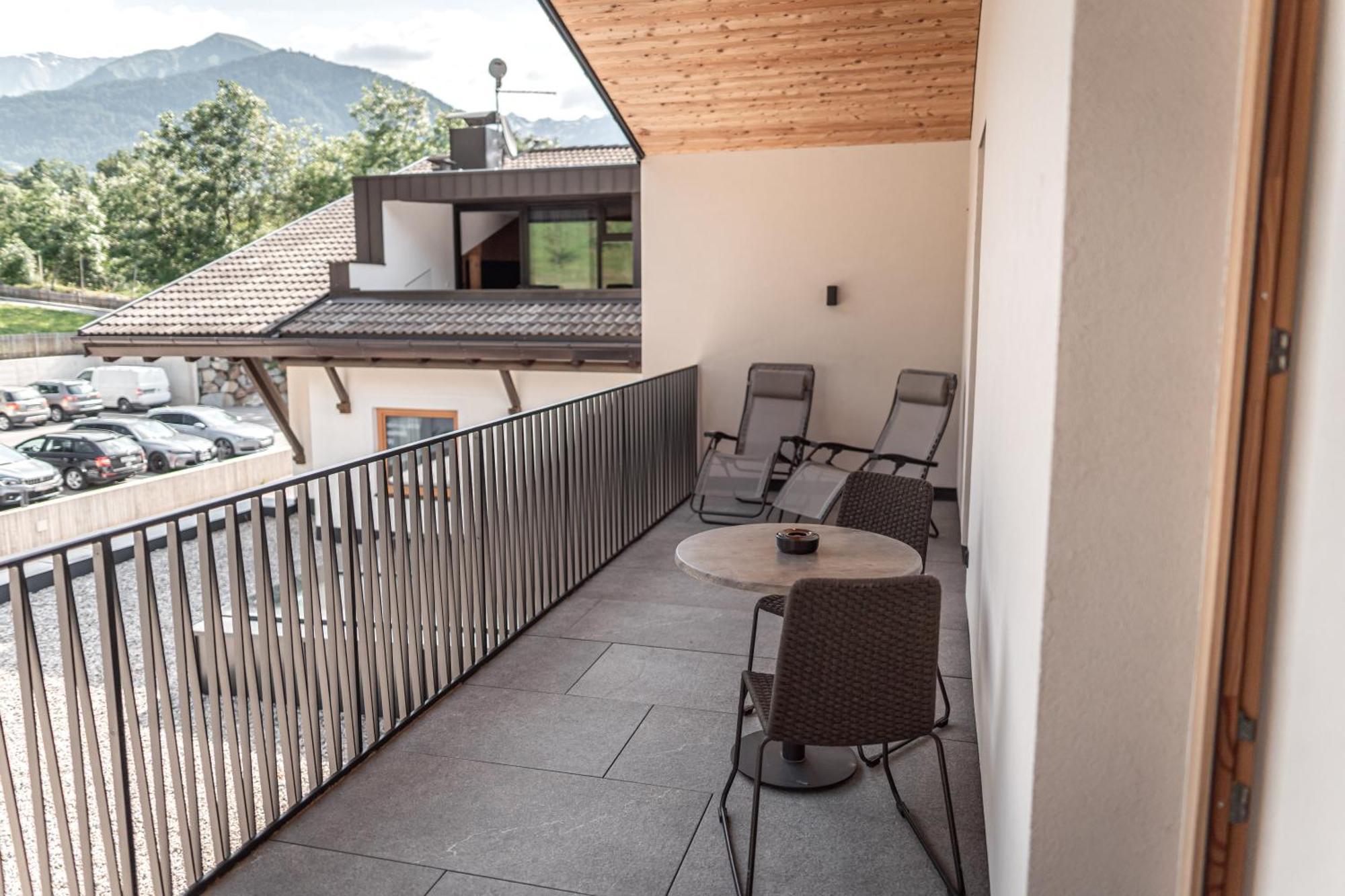 Maraias - Luxury Suites & Apartments Burgusio Esterno foto