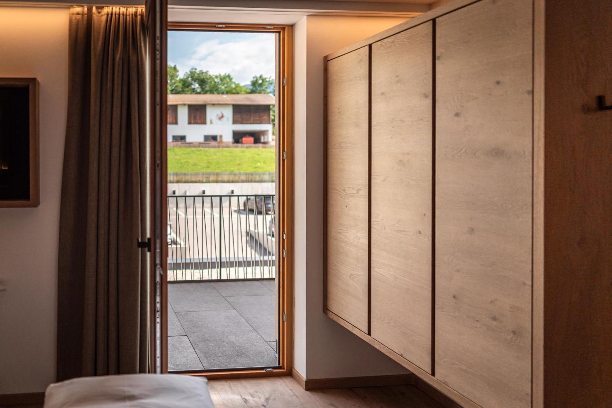 Maraias - Luxury Suites & Apartments Burgusio Esterno foto