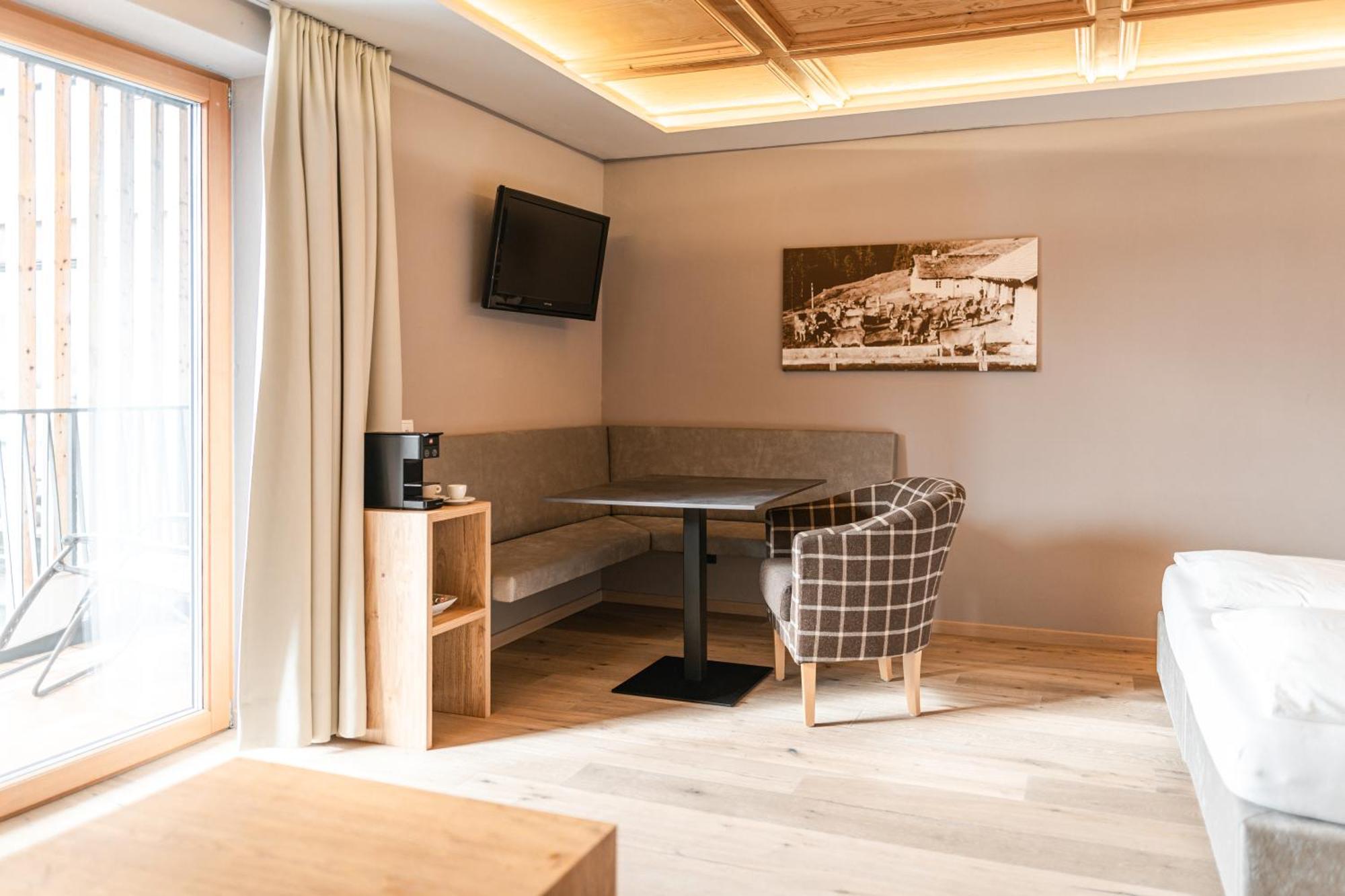 Maraias - Luxury Suites & Apartments Burgusio Esterno foto