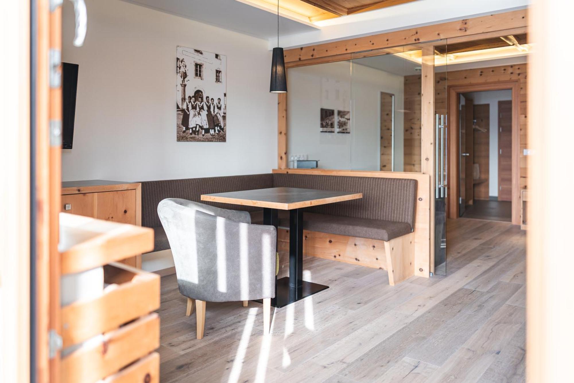 Maraias - Luxury Suites & Apartments Burgusio Esterno foto